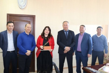 Генеральный директор Д. Таушанов поздравил женщин предприятия с Международным женским 